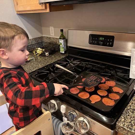 Sneakies pancakes, real families enjoying breakfast